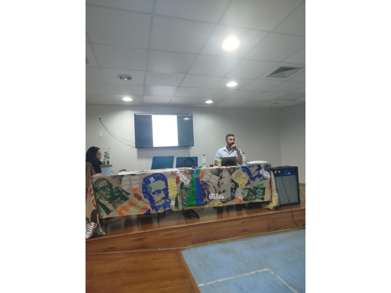 Fórum de Coordenadores de PPG do Centro-Oeste, Área 41, 2026.  Participação de Coordenadores/as de PPG do CO; da Magnífica Reitora da UnB, Profa. Dra. Rozana R. Naves; da Direção do IL e dos Representantes da Área na CAPES: Prof. Dr. José S. Magalhães e Profa. Dra. Solange Fiuza. 27 a 29 de maio de 2026, Auditório do Instituto de Letras.